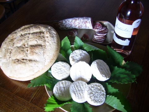 Charcuterie et fromage de pays